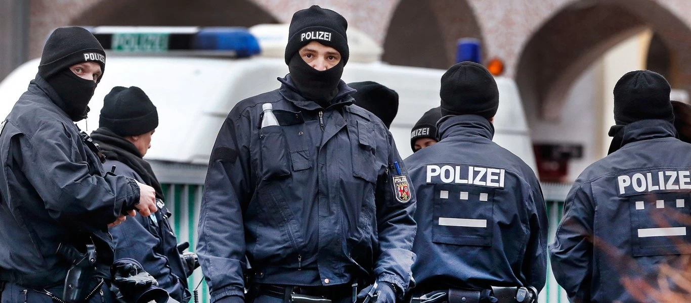 Γερμανία: Συνελήφθη οπαδός του ISIS - Ετοίμαζε επιθέσεις σε τουρκικά τεμένη